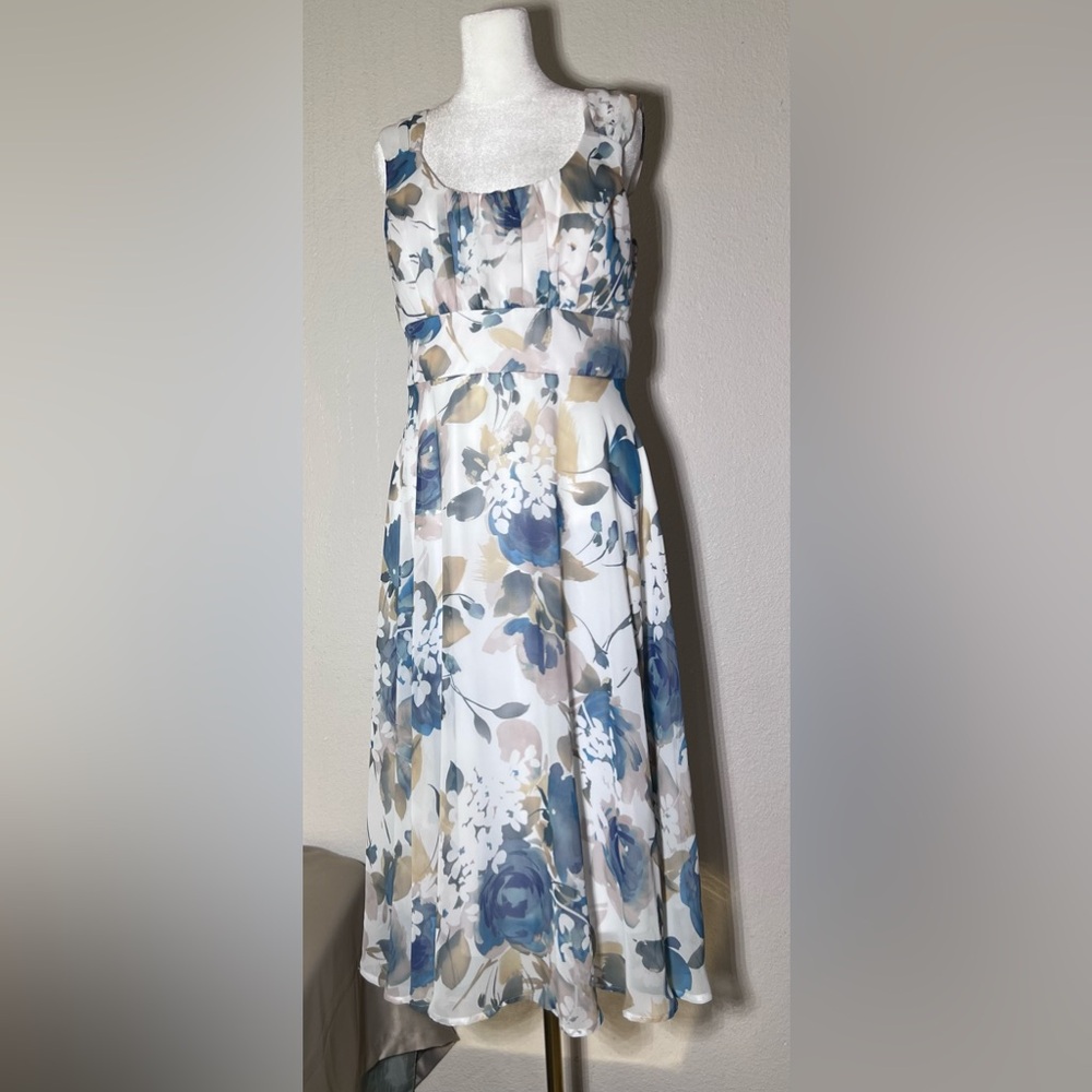 Dressbarn Floral Fit & Flare Midi Dress Size 10 Blue White Sleeveless